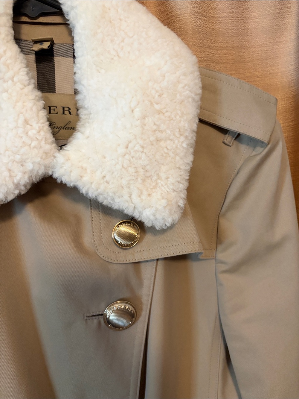 EUC Burberry Sandringham Tan Trench Coat with Shearling Collar size 8 - Picture 3 of 11